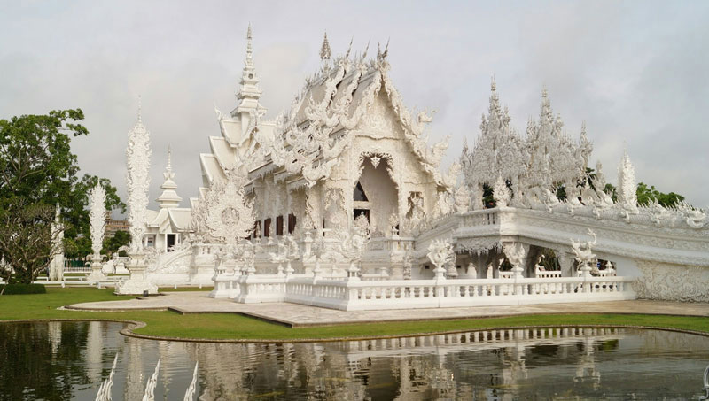 chiang rai white temple image